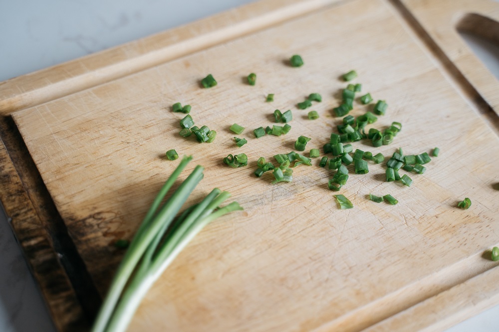 Simple Ways to Store Chives 2024 AtOnce